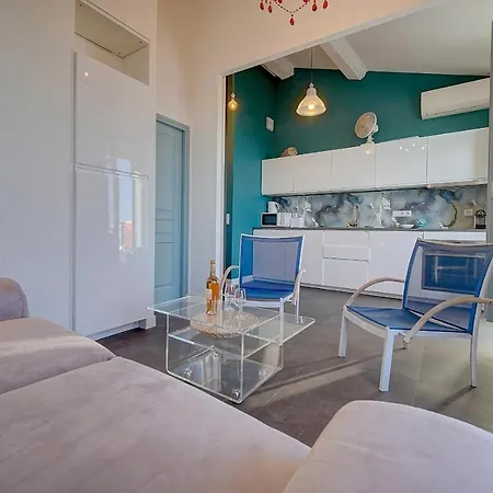 Exceptionnel 3 Pieces Avec Terrasse Vue Sur Vieux Port Centre L! A2b195 Apartman Cannes
